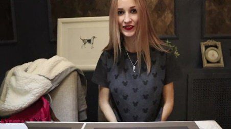 Встретились в кафе и решил протестировать глотку подруги в туалете