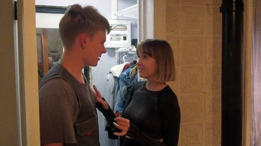 Вызвала сантехника подчинить свои горящие трубы