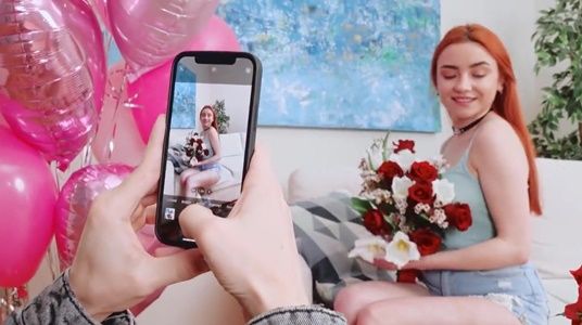 Подарила себе подарок и устроила шикарную фотосессию и секс