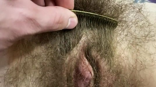 Заботиться о своей волосатой пизде, как о принцессе