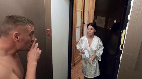 Любовница рано встала чтобы перепихнуться с женатым в подъезде