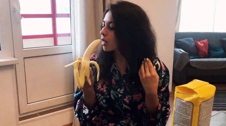 Соседка пришла в гости к соседу и попросила потрахаться